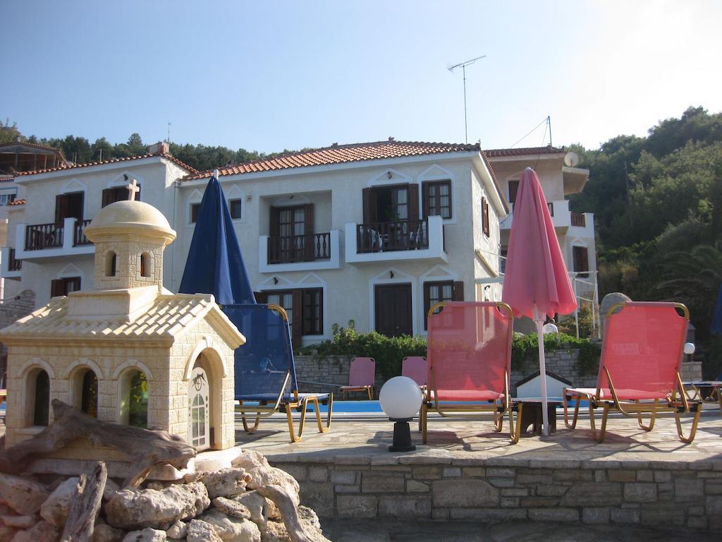 Violetta Seaside Studios&Apartments Karlovassi Exterior photo